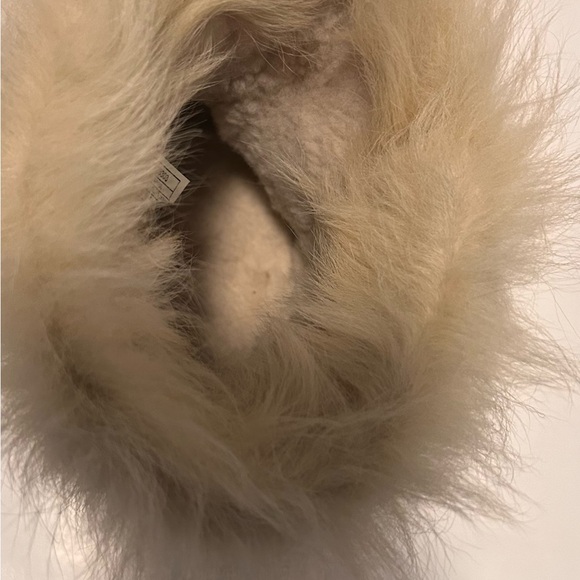 UGG MILLA WOMEN ANKEL BOOTS SUEDE EXPOSED FUR CHESTNUT US 7 - Picture 9 of 10